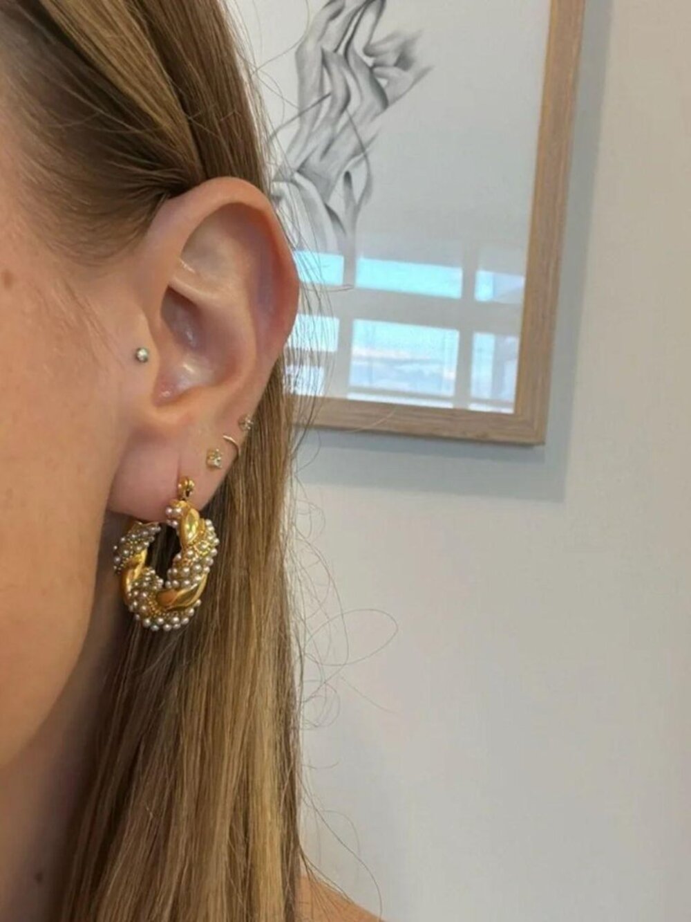 The Garance huggie gold hoop Pearl earrings twist braided hoops